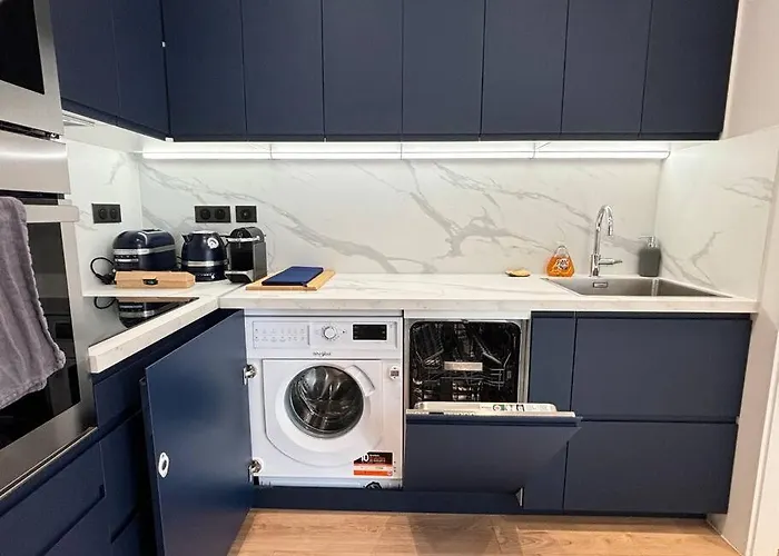 Renovated Near Tuileries And Concorde